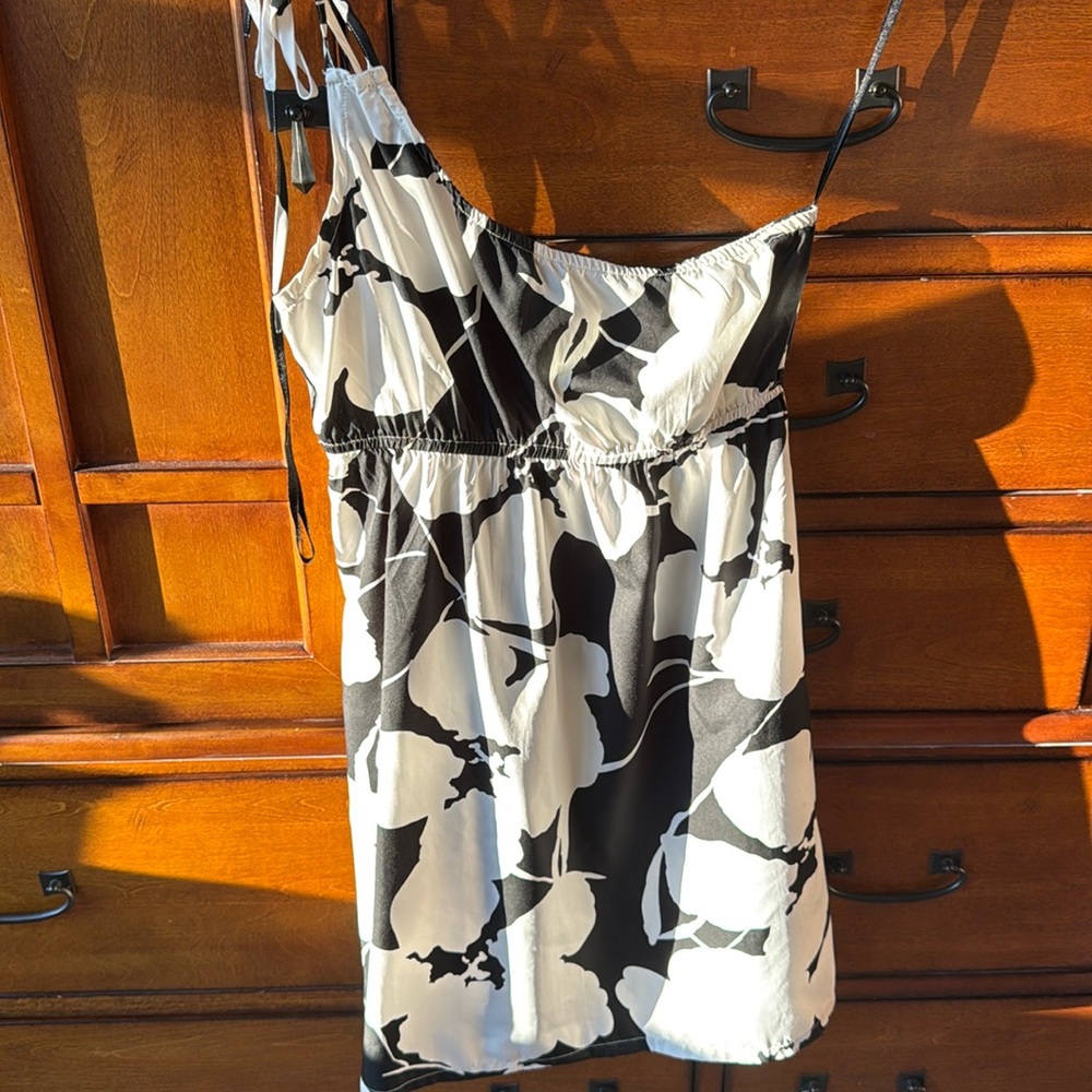 Roxy off the shoulder black and white floral dress